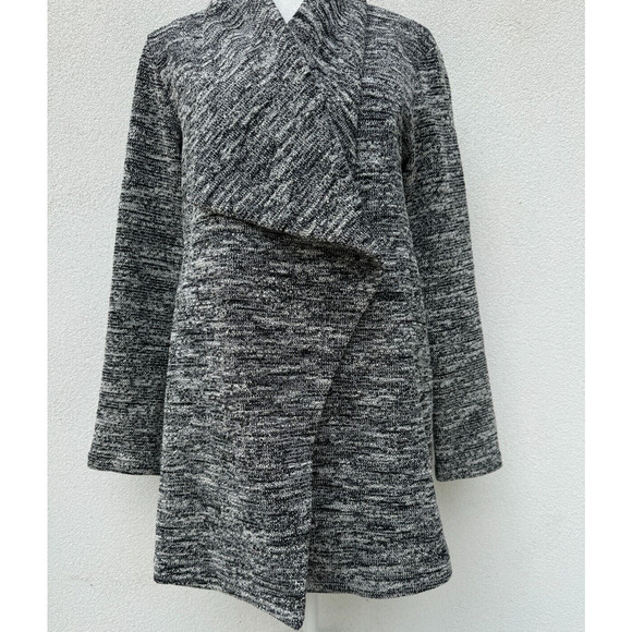 Club Monaco Small Textured Wrap Coat in Black and White - Picture 3 of 13